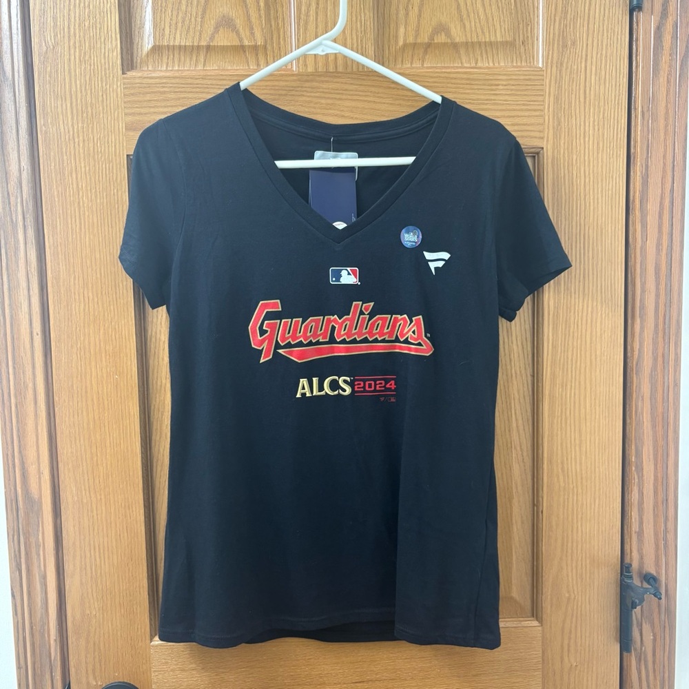 MLB Cleveland Guardians Fanatics T-Shirt NWT